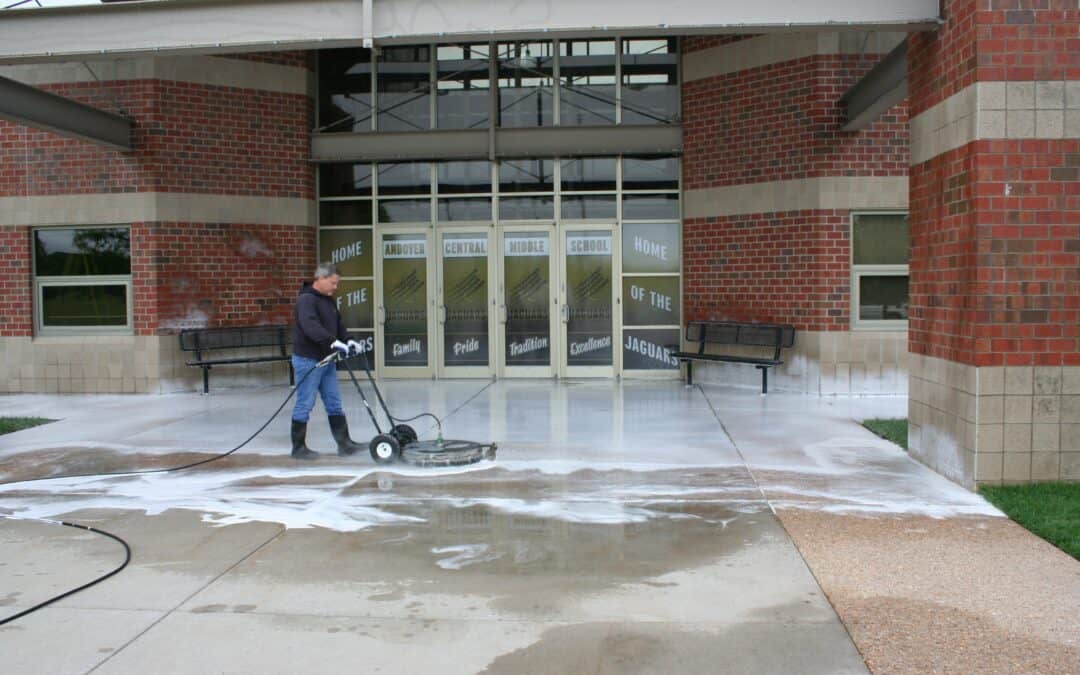 Benefits of Hiring a Professional Pressure Washing for Commercial property